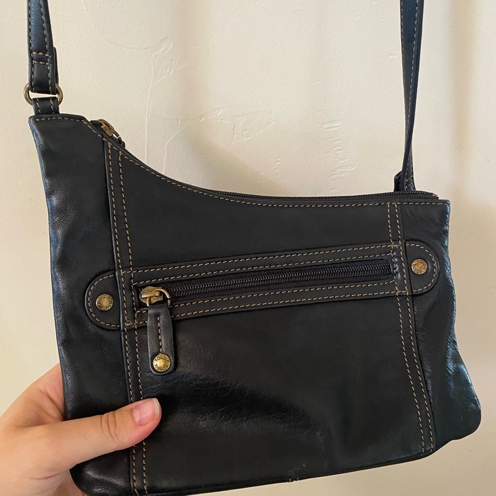 Fossil Black Genuine Leather Crossbody Bag Classic Everyday Style